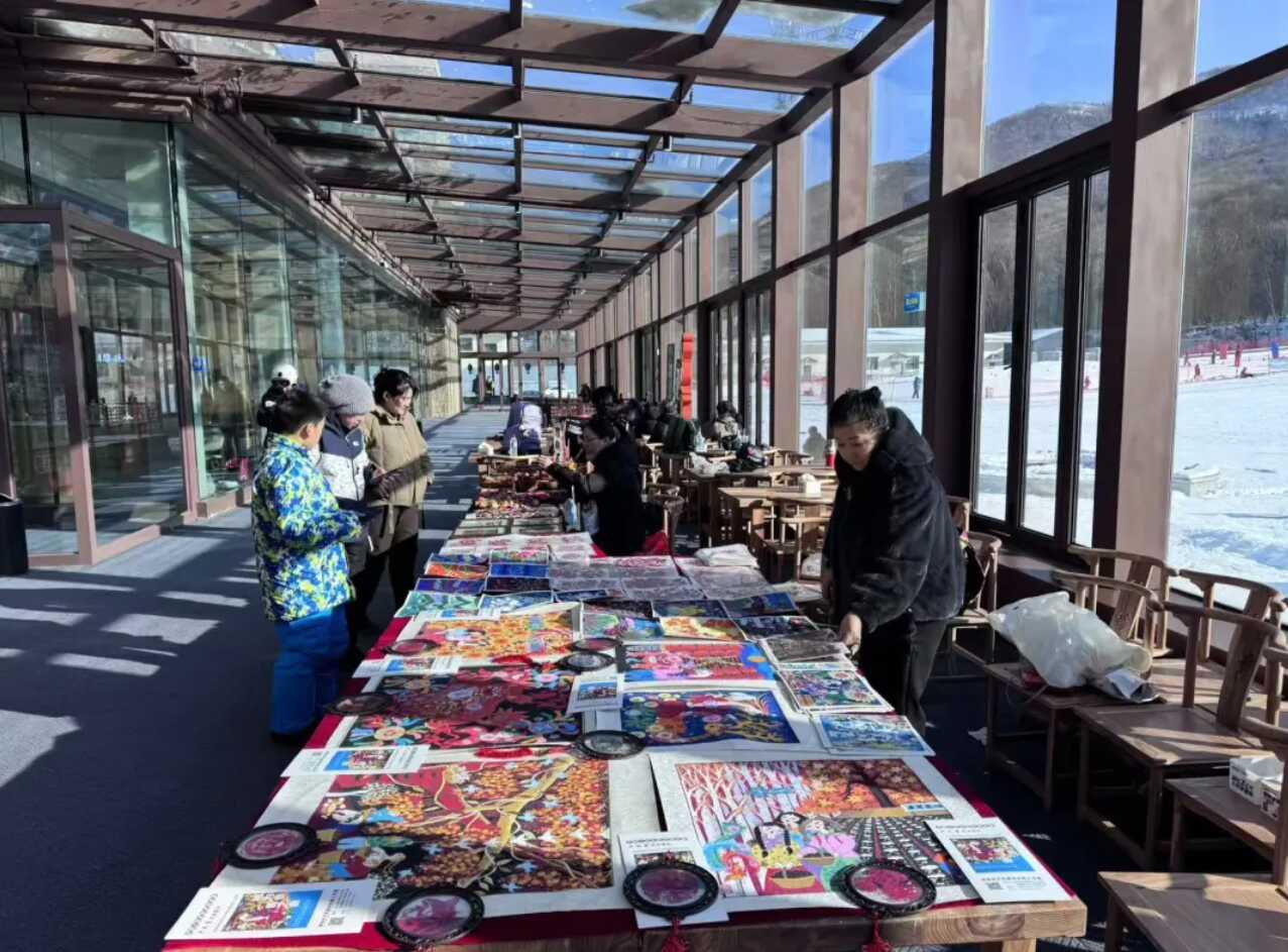 九游体育：第八届吉林雪博会开幕“吉林雪街”开街迎客！(图10)