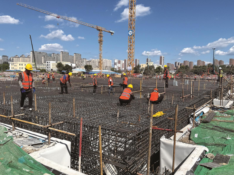 乘“光”而上正当时——长春市开发区改革发展暨中国光电城项目建设推进大会侧记(图2)