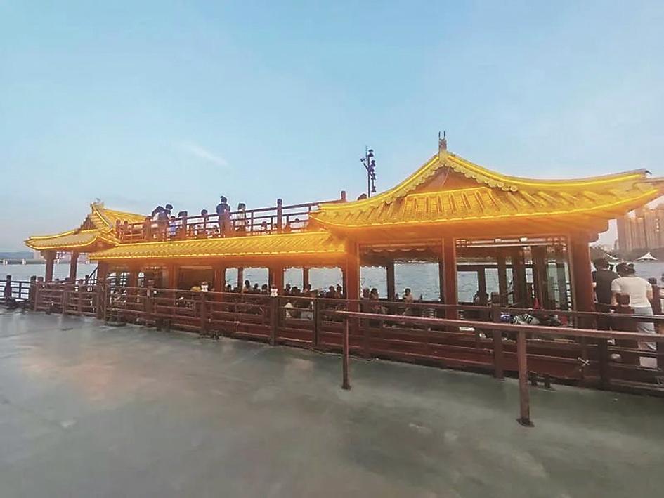 奏响消费协奏曲——我省夏日消费市彩神vll场走笔(图1)