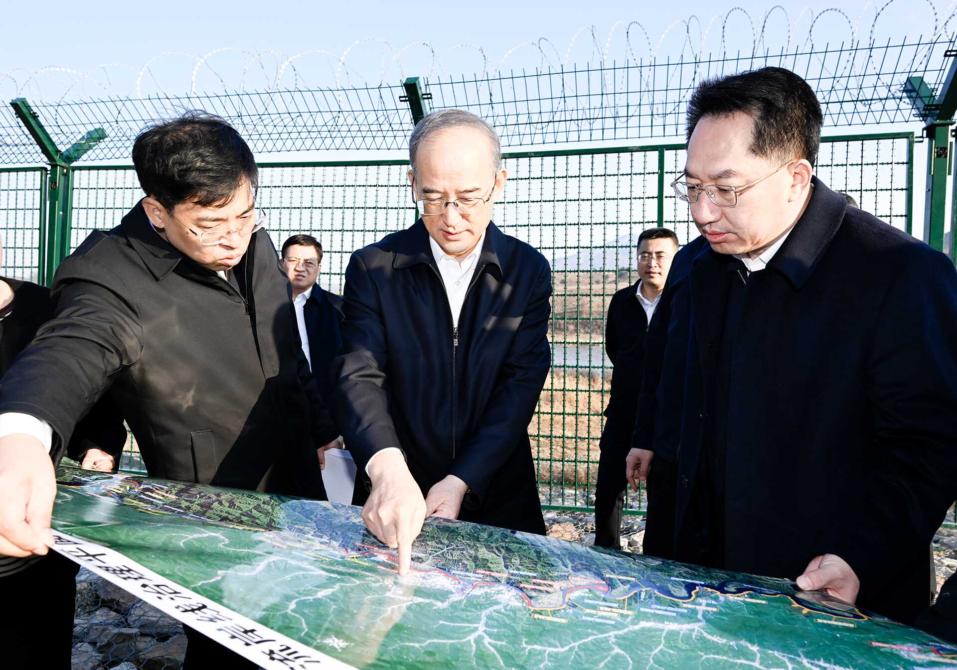 M6米乐：黄强到通化调研时强调立足资源禀赋强化项目支撑推动“十五五”开好局起好步(图2)