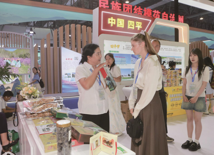 完美体育：奏响合作共赢新乐章——第十五届中国—东北亚博览会现场观察(图3)