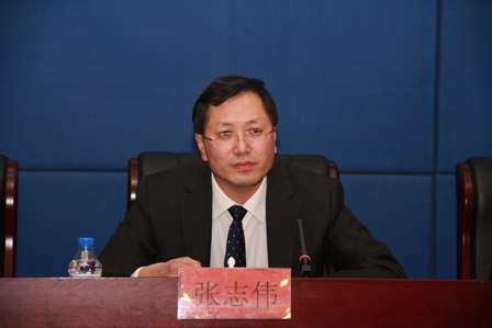 省政府新闻办主任张志伟主持发布会